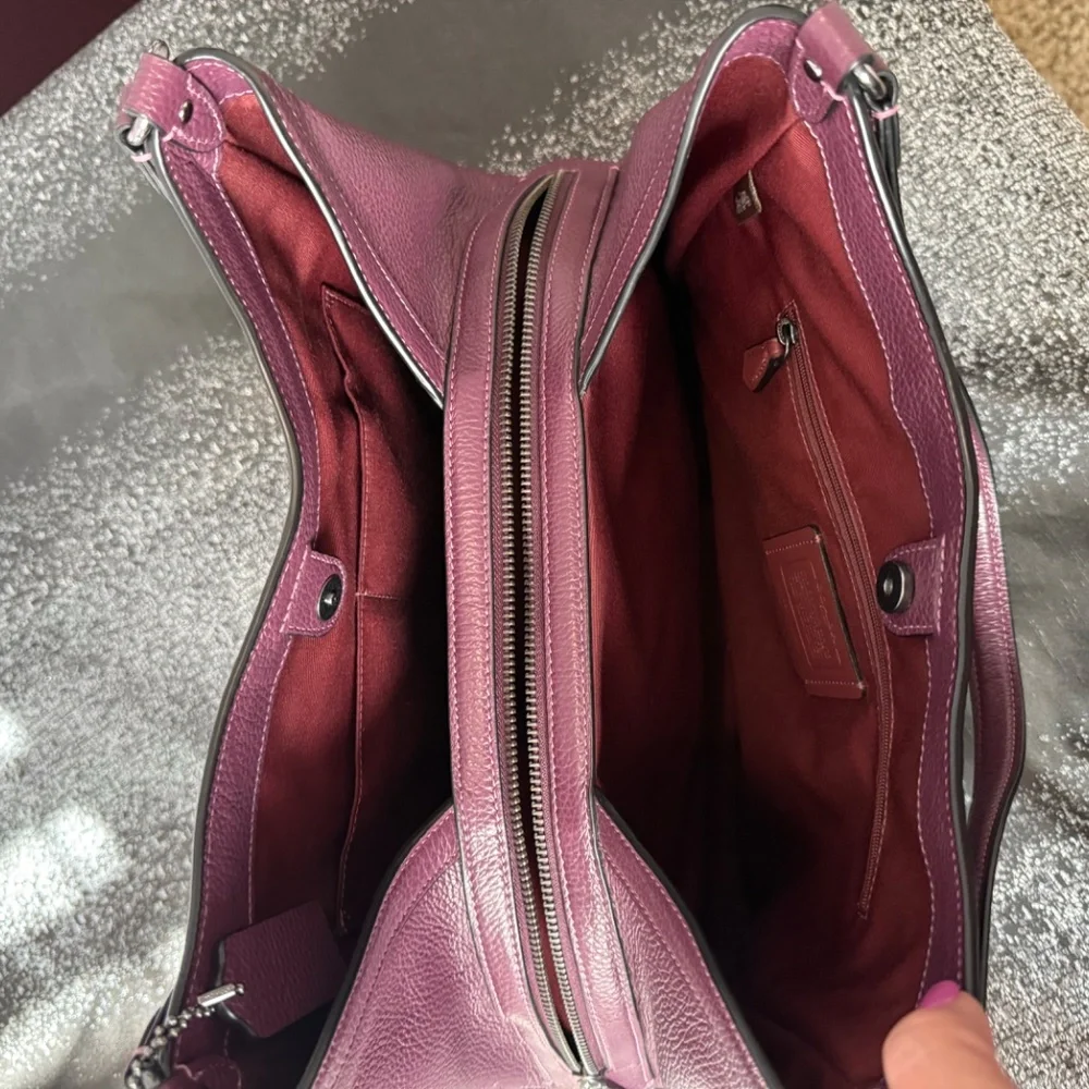 Coach Plum Pebbled Leather Shoulder Bag Hobo Crossbody Zip Pocket - Picture 4 of 8